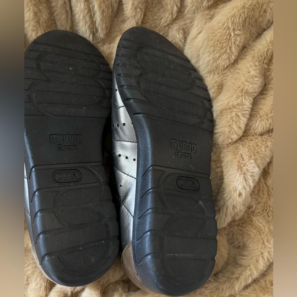 SOLD!!!!!!  Tory Munro Sneaker